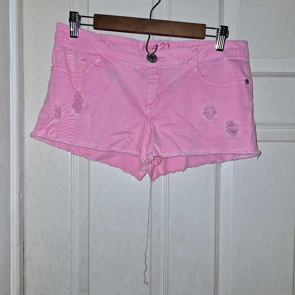 Rue 21 distressed raw hem pink shorts size 7/8